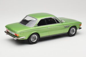 BMW 3.0 CSi E9 Green Metallic Minichamps 1:18 155028034 Metal - imagen 2 de 6