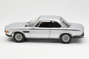 BMW 3.0 CSL E9 Plata Minichamps 1:18 180029020 Metal - imagen 4 de 8
