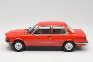 BMW 316 E21 Rojo Minichamps 1:18 107024100 Resina - imagen 3 de 6