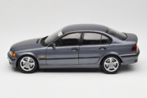 BMW 318i E46 Grey Metallic Edición Concesionario UT Models 1:18 80430028459 Metal - imagen 4 de 8