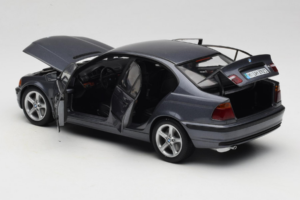 BMW 318i E46 Grey Metallic Edición Concesionario UT Models 1:18 80430028459 Metal - imagen 5 de 8