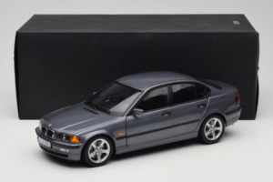 BMW 318i E46 Grey Metallic Edición Concesionario UT Models 1:18 80430028459 Metal - imagen 8 de 8