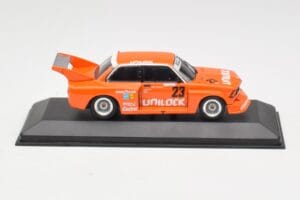 BMW 320i Group 5 #23 E. Cheever / G. Villeneuve 6 Hours of Mosport Class Winners 1977 Damaged Spoiler Minichamps 1:43 4007723 - imagen 3 de 5