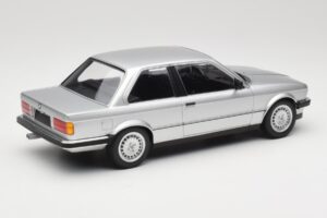 BMW 323i E21 Plata Minichamps 1:18 155026001 Metal - imagen 2 de 6