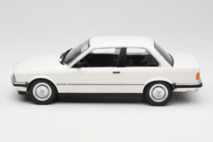 BMW 323i E21 Blanco Minichamps 1:18 155026005 Metal - imagen 3 de 6
