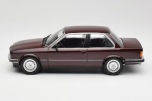 BMW 323i E30 Dark Red Metallic Minichamps 1:18 155026007 Metal - imagen 3 de 6