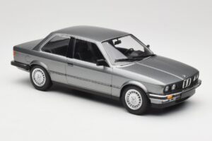 BMW 323i E30 Grey Metallic Minichamps 1:18 155026006 Metal - imagen 4 de 6