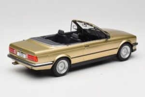 BMW 325i E30 Cabriolet Beige MCG 1:18 MCG18544 Metal - imagen 2 de 6