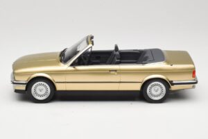 BMW 325i E30 Cabriolet Beige MCG 1:18 MCG18544 Metal - imagen 3 de 6