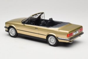 BMW 325i E30 Cabriolet Beige MCG 1:18 MCG18544 Metal - imagen 5 de 6