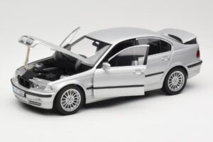 BMW 330i E46 Plata UT 1:18 80430302328 Metal - imagen 2 de 8