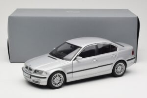 BMW 330i E46 Plata UT 1:18 80430302328 Metal - imagen 8 de 8