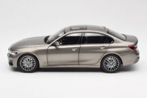 BMW 330i G20 Plata Norev 1:18 183275 Metal - imagen 4 de 8