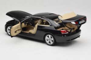 BMW 335i E93 Descapotable Sapphire Black Kyosho 1:18 80430413375 Metal - imagen 6 de 10