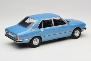 BMW 5 Series E12 Azul MCG 1:18 MCG18541 Metal - imagen 2 de 6