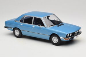 BMW 5 Series E12 Azul MCG 1:18 MCG18541 Metal - imagen 4 de 6