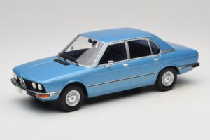 BMW 5 Series E12 Azul MCG 1:18 MCG18541 Metal