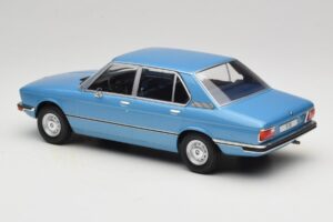 BMW 5 Series E12 Azul MCG 1:18 MCG18541 Metal - imagen 5 de 6