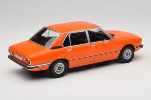 BMW 5 Series E12 Naranja MCG 1:18 MCG18540 Metal - imagen 2 de 6