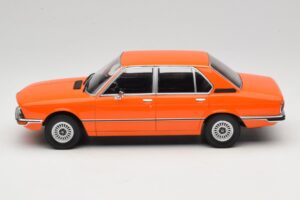 BMW 5 Series E12 Naranja MCG 1:18 MCG18540 Metal - imagen 3 de 6