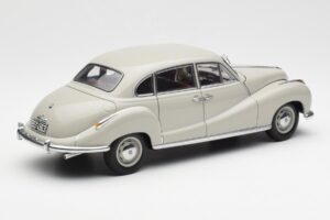 BMW 501 Cortina Gris AUTOart 1:18 80430393098 Metal - imagen 3 de 8