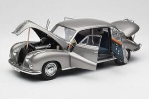 BMW 502 2.6 Luxus Silver Beige Metallic AUTOart 1:18 70591 Metal - imagen 2 de 8