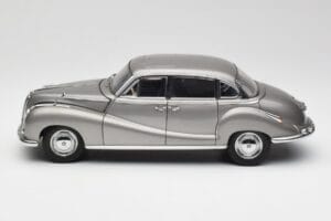BMW 502 2.6 Luxus Silver Beige Metallic AUTOart 1:18 70591 Metal - imagen 4 de 8