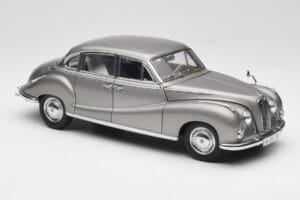 BMW 502 2.6 Luxus Silver Beige Metallic AUTOart 1:18 70591 Metal - imagen 6 de 8