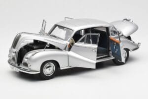 BMW 502 2.6 Luxus Super Plata AUTOart 1:18 70593 Metal - imagen 2 de 8