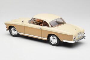 BMW 503 Beige Revell 1:18 8832 Metal - imagen 7 de 8