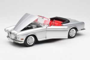 BMW 503 Plateado Revell 1:18 18787 Metal - imagen 2 de 8