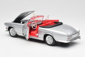 BMW 503 Plateado Revell 1:18 18787 Metal - imagen 5 de 8