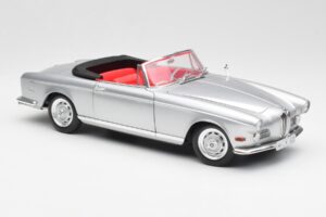 BMW 503 Plateado Revell 1:18 18787 Metal - imagen 6 de 8