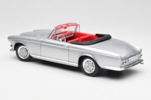 BMW 503 Plateado Revell 1:18 18787 Metal - imagen 7 de 8