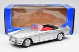 BMW 503 Plateado Revell 1:18 18787 Metal - imagen 8 de 8