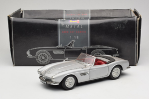 BMW 507 Cabriolet Plata Revell 1:18 8829 Metal - imagen 8 de 8