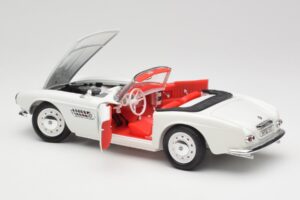 BMW 507 Touring Sport Feather White Revell 1:18 8810 Metal - imagen 5 de 8