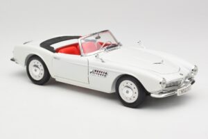 BMW 507 Touring Sport Feather White Revell 1:18 8810 Metal - imagen 6 de 8