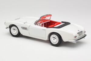 BMW 507 Touring Sport Feather White Revell 1:18 8810 Metal - imagen 7 de 8