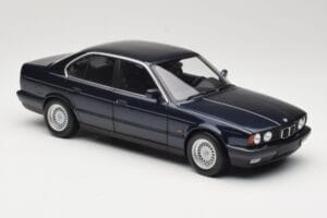 BMW 535i E34 Blue Metallic Minichamps 1:18 100024004 Metal - imagen 6 de 8