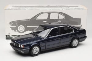 BMW 535i E34 Blue Metallic Minichamps 1:18 100024004 Metal - imagen 8 de 8