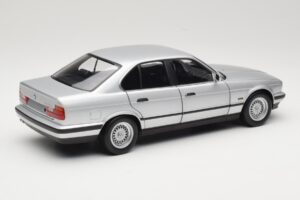 BMW 535i E34 Plata Minichamps 1:18 100024005 Metal - imagen 3 de 8