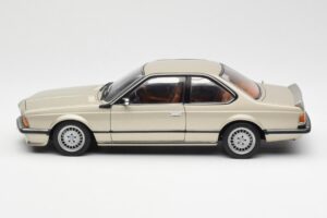 BMW 635 CSi E24 Bronzit Beige Metallic AUTOart 1:18 70523 Metal - imagen 4 de 8