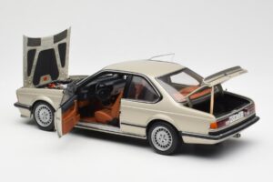 BMW 635 CSi E24 Bronzit Beige Metallic AUTOart 1:18 70523 Metal - imagen 5 de 8