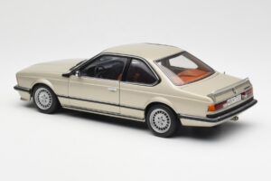 BMW 635 CSi E24 Bronzit Beige Metallic AUTOart 1:18 70523 Metal - imagen 7 de 8