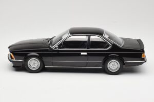 BMW 635 CSi E24 Black Metallic Minichamps 1:18 155028104 Metal - imagen 3 de 6