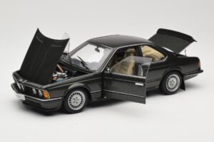 BMW 635 CSi E24 Malachit Green Metallic AUTOart 1:18 70522 Metal - imagen 2 de 8