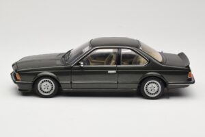 BMW 635 CSi E24 Malachit Green Metallic AUTOart 1:18 70522 Metal - imagen 4 de 8