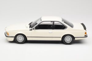 BMW 635 CSi E24 Blanco Minichamps 1:18 155028102 Metal - imagen 3 de 6