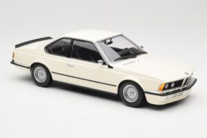 BMW 635 CSi E24 Blanco Minichamps 1:18 155028102 Metal - imagen 4 de 6